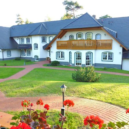 Landhaus Mueritzgarten Hotel Garni Röbel Buitenkant foto