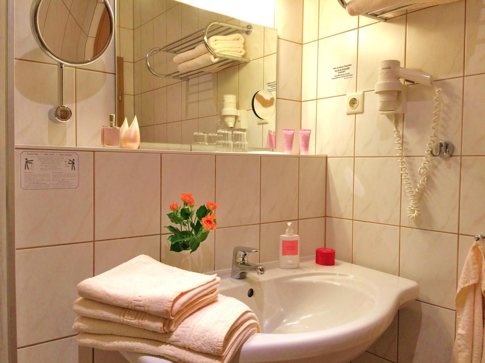 Landhaus Mueritzgarten Hotel Garni Röbel Kamer foto