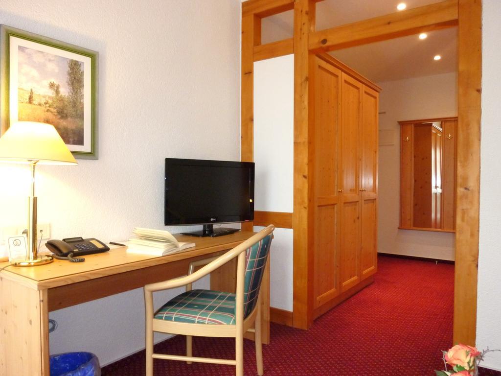 Landhaus Mueritzgarten Hotel Garni Röbel Kamer foto