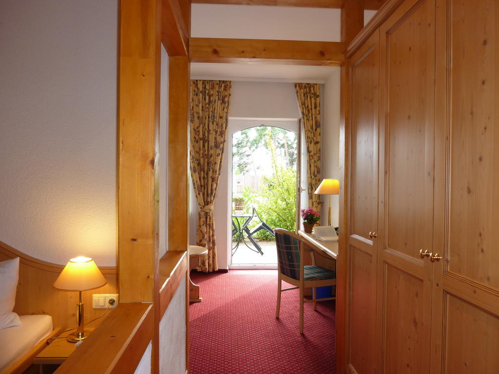 Landhaus Mueritzgarten Hotel Garni Röbel Kamer foto