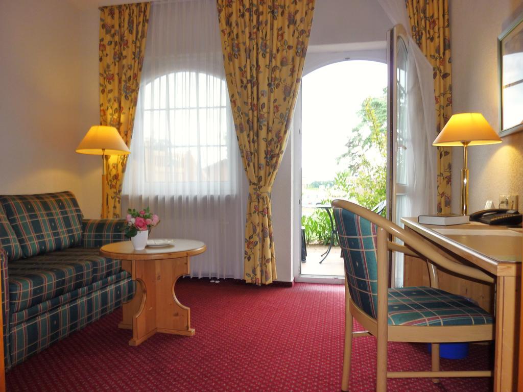 Landhaus Mueritzgarten Hotel Garni Röbel Kamer foto