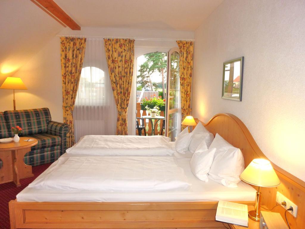 Landhaus Mueritzgarten Hotel Garni Röbel Kamer foto