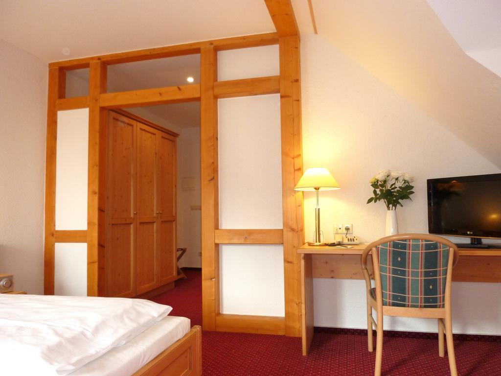 Landhaus Mueritzgarten Hotel Garni Röbel Kamer foto