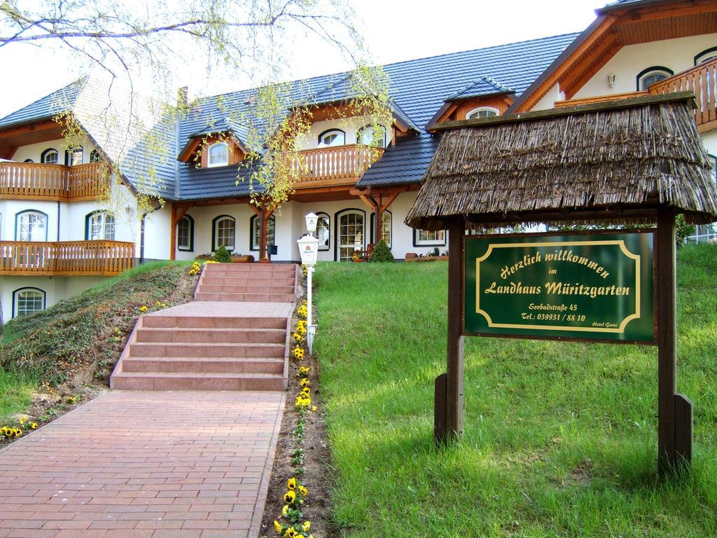 Landhaus Mueritzgarten Hotel Garni Röbel Buitenkant foto