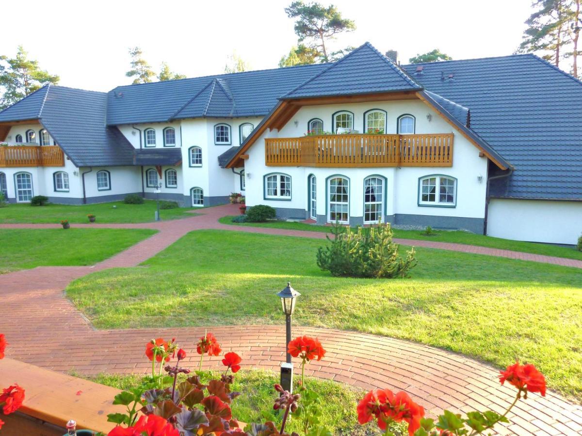 Landhaus Mueritzgarten Hotel Garni Röbel Buitenkant foto