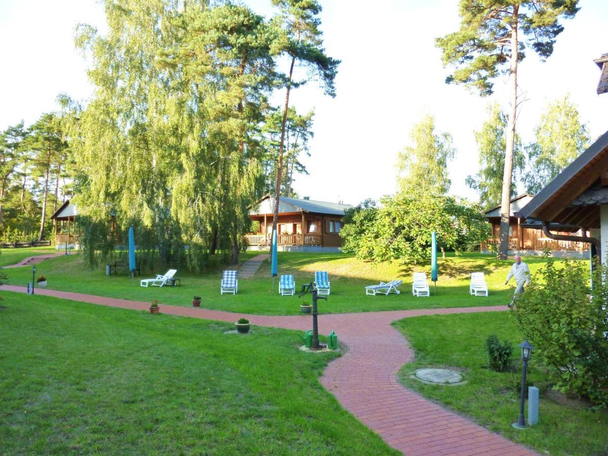 Landhaus Mueritzgarten Hotel Garni Röbel Buitenkant foto